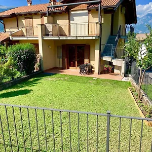 Casa vacanze Strawberry House Colico
